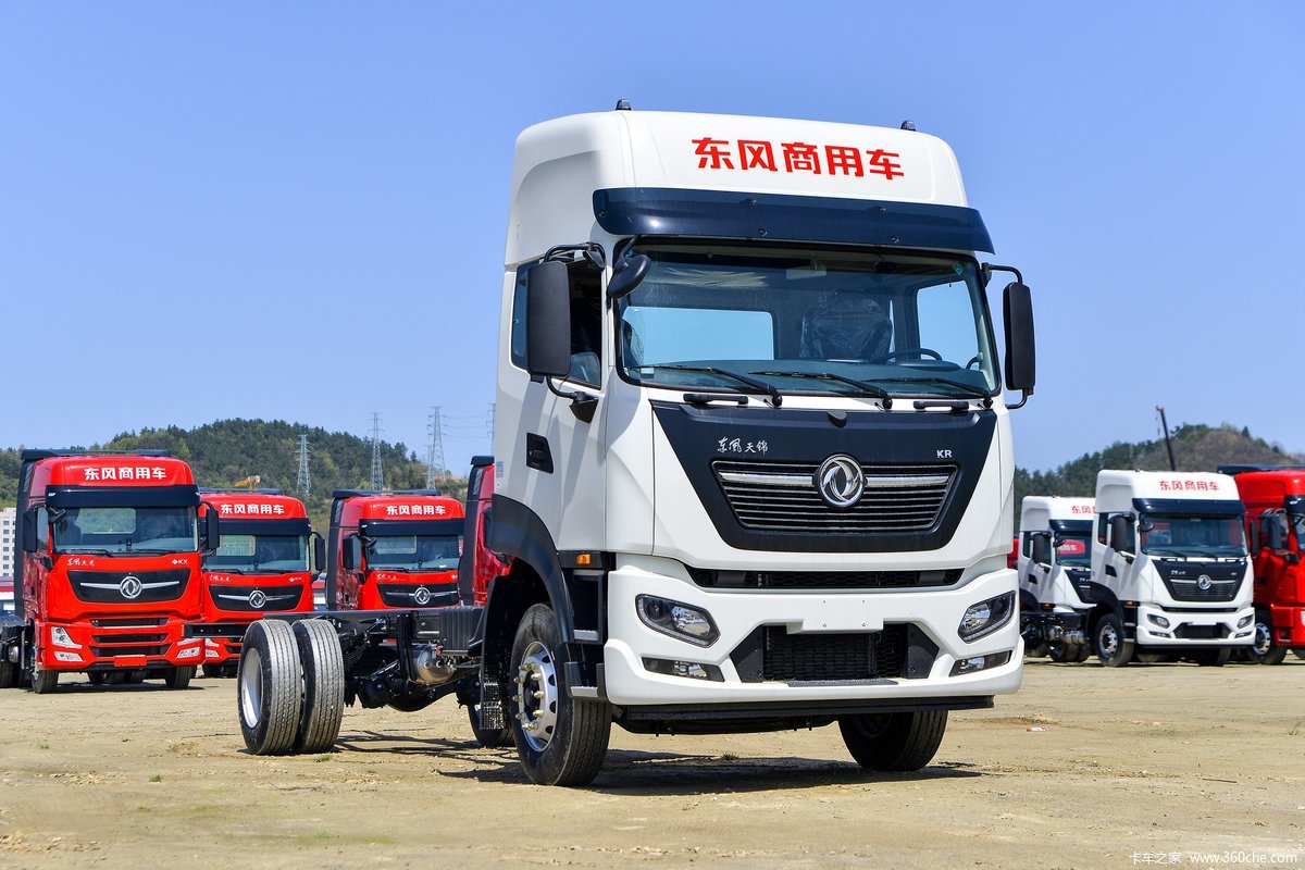 东风商用车 天锦KR PLUS 舒适版 290马力 4X2 8米厢式载货车