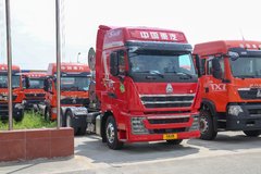 中国重汽 HOWO TH7重卡 530马力 6X4 LNG自动档牵引车(双气瓶)(ZZ4257V384HF1LB)