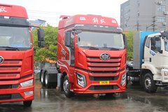 一汽解放 J6V重卡 精英版 600马力 6X4 LNG自动档牵引车(法士特16档)(液缓)(CA4250P66M25T1AE6)