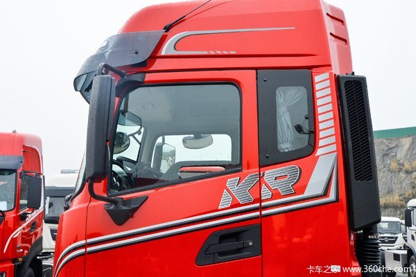 东风商用车 天锦KR 舒适版 260马力 4X2 6.8米仓栅式