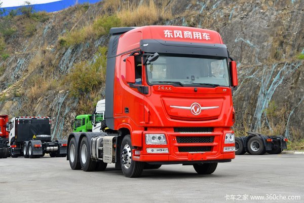 东风商用车 天龙旗舰KX 嵘耀版 520马力 6X4 牵引车(速比3.64)(DFH4250C9)