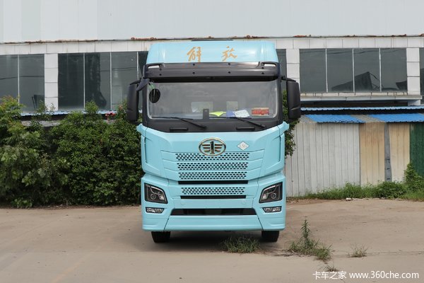 青岛解放 JH6重卡 智享版 560马力 6X4 LNG自动档牵引车(CA4258P25K15T1NE6A80)