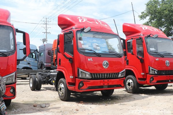 陕汽商用车 德龙G300 170马力 4.18米单排仓栅式轻卡(7T后桥)(SX5046CCYNP6341)