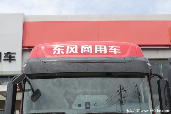 东风商用车 东风天龙旗舰燃气牵引！！