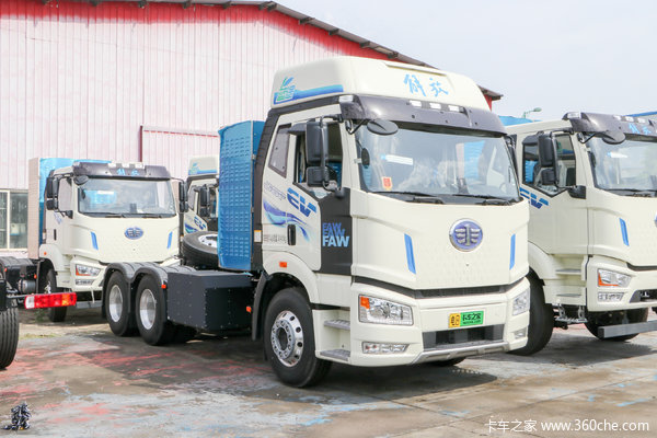 一汽解放 J6P重卡 6X4 纯电动牵引车(CA4250P66T1BEVA3)422.87kWh