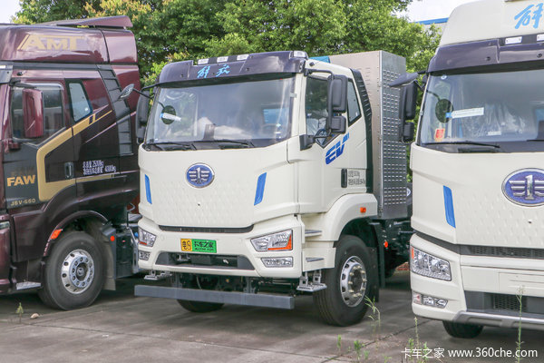 一汽解放 J6L 6X4 纯电动牵引车(CA4250P62T1BEVA3)391.68kWh