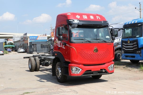 中国重汽 豪沃MATE 240马力 4X2 6.75米仓栅式载货车(ZZ5187CCYK511JF1)