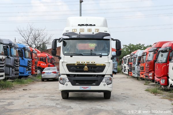 中国重汽 HOWO TX7 7.4L柴油 330马力 4X2 中国重汽8档 9.6米厢式载货车