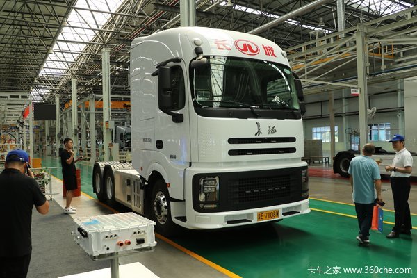 长城智卡 G系列 6X4 混合动力牵引车(CZ4250SX46HEV)