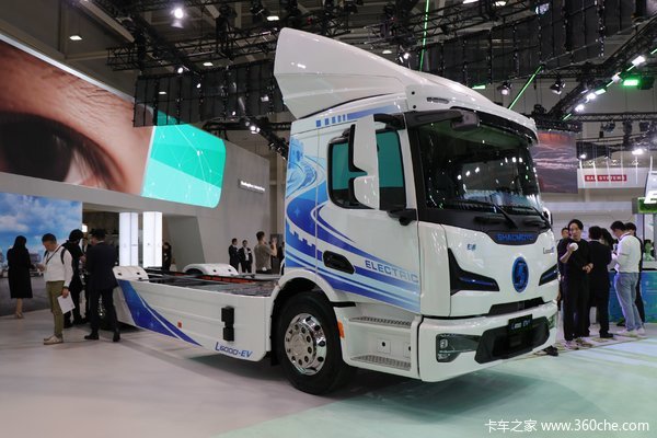 陕汽重卡 德龙L6000 4X2 电动载货车310kWh