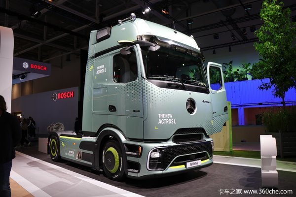 奔驰 新Actros重卡 480马力 4X2 牵引车(型号1848 LS)