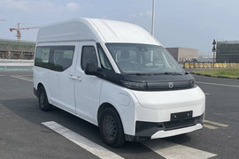 2024款 智富版 5.49米纯电动中轴高顶轻客83kWh