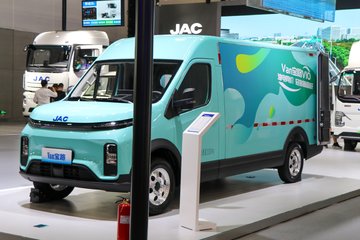 江淮 Van宝路 V10宁德探索版 2座 5.78米纯电动厢式运输车53.58kWh