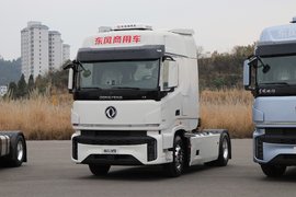 600马力 4X2 牵引车