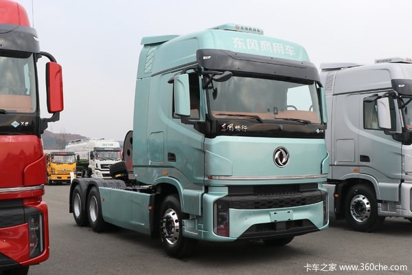 东风新疆 畅行X9 630马力 6X4 牵引车