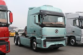 630马力 6X4 牵引车