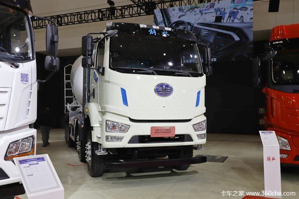 一汽解放 J6L 8X4 7.08方纯电动混凝土搅拌车(CA5310GJBP62L4T4BEV)350kwh