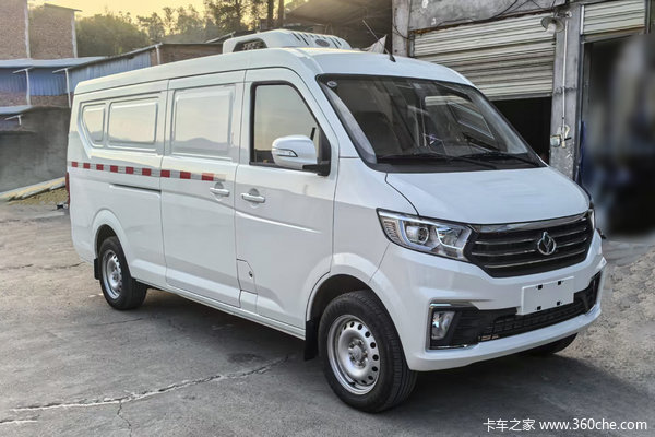 长安跨越星V7 105马力 1.6L CNG 4.8米冷藏车