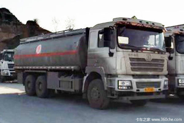 陕汽德龙F3000油罐车图片