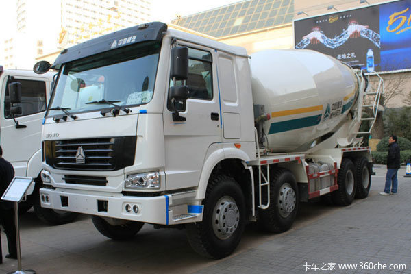 湖北航天双龙(龙帝牌)中国重汽底盘混凝土搅拌车图片